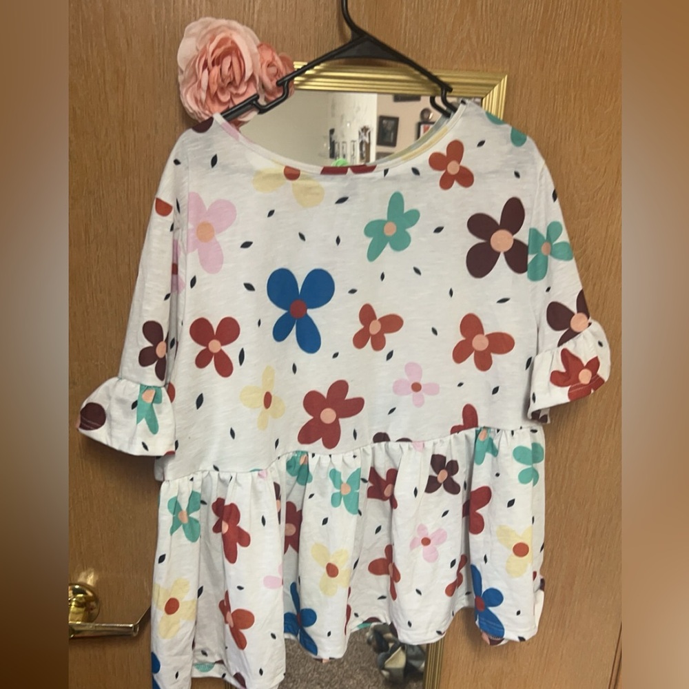 Women’s floral shirt